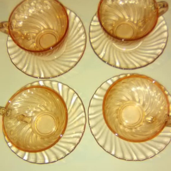 VINTAGE PINK DEPRESSION GLASS CUPS AND SAUCERS SET - Picture 1 of 5
